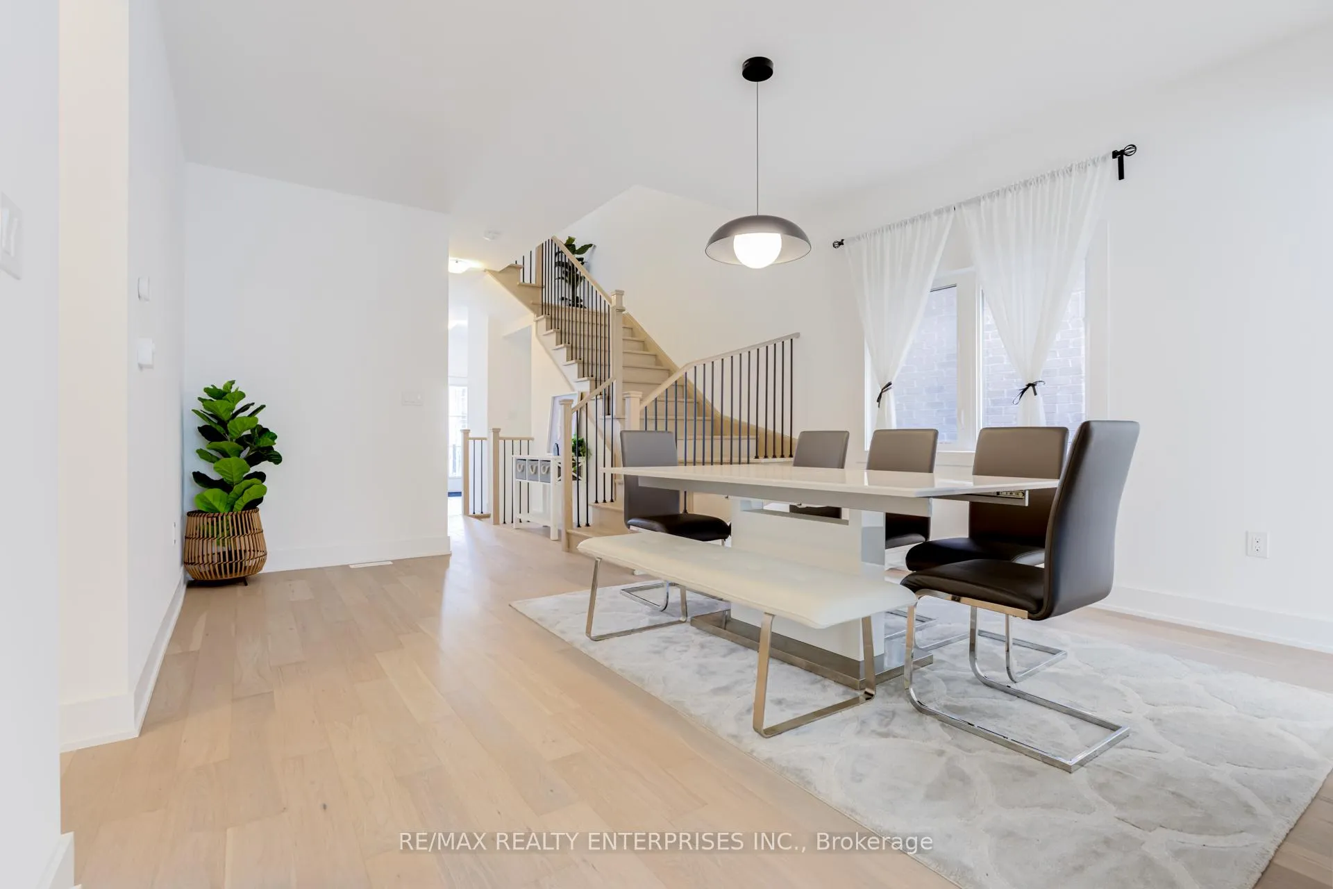 Photo 6 of 61 Wheatfield Road, Barrie, Rural Barrie Southeast — HOMEH