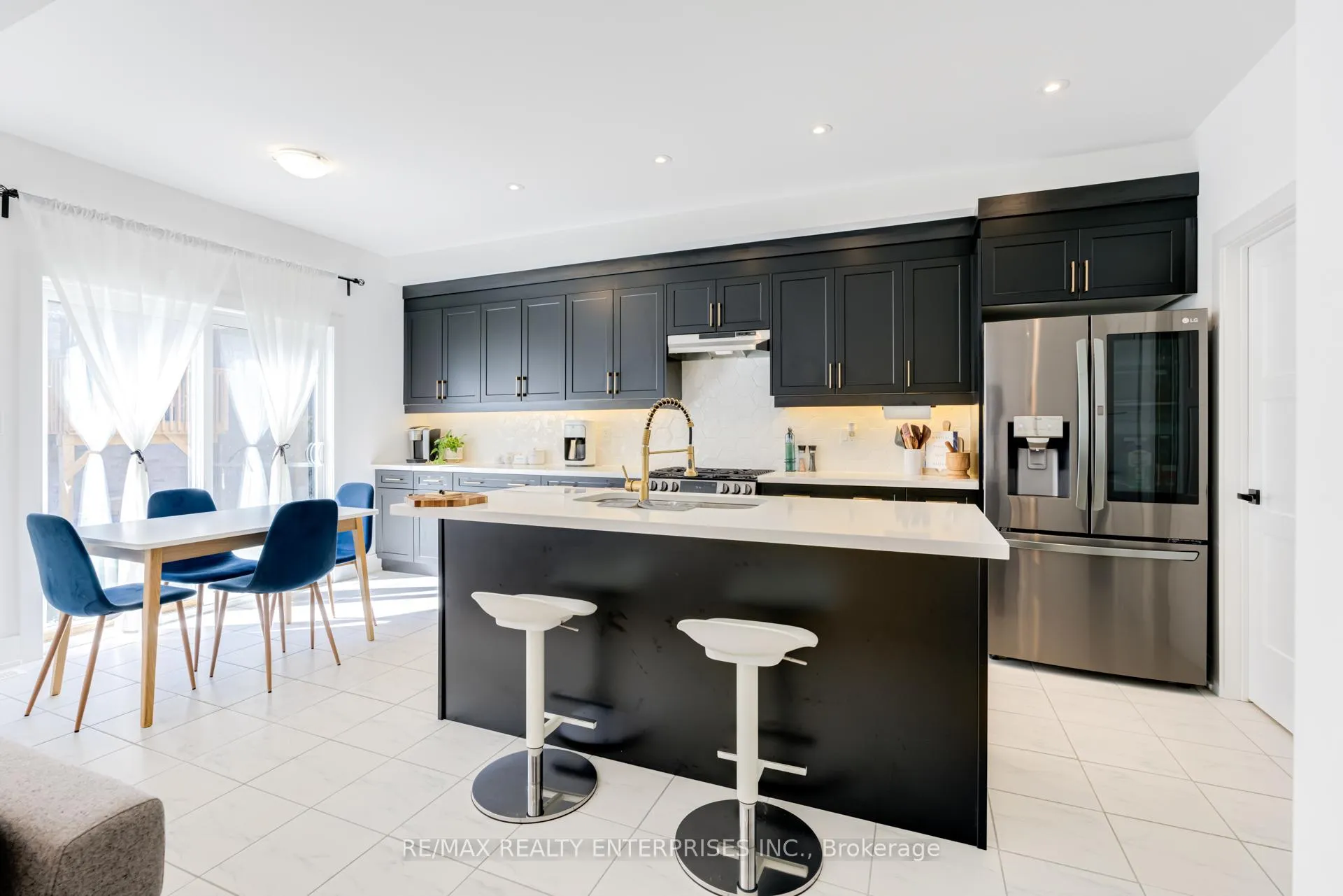 Photo 11 of 61 Wheatfield Road, Barrie, Rural Barrie Southeast — HOMEH