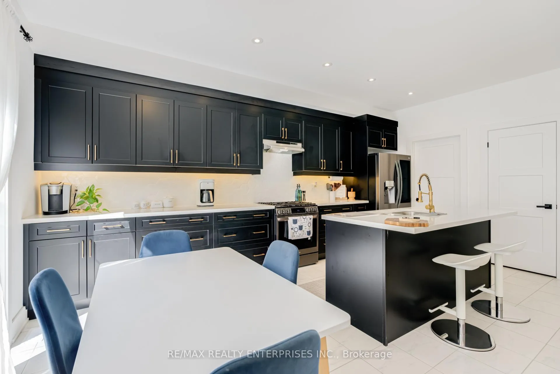 Photo 12 of 61 Wheatfield Road, Barrie, Rural Barrie Southeast — HOMEH