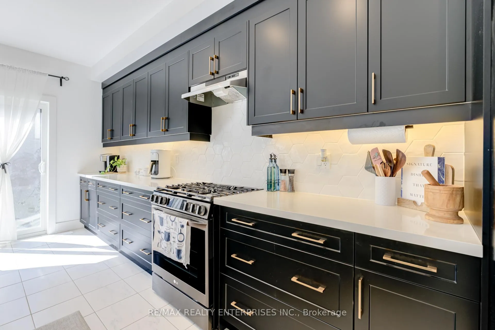 Photo 13 of 61 Wheatfield Road, Barrie, Rural Barrie Southeast — HOMEH
