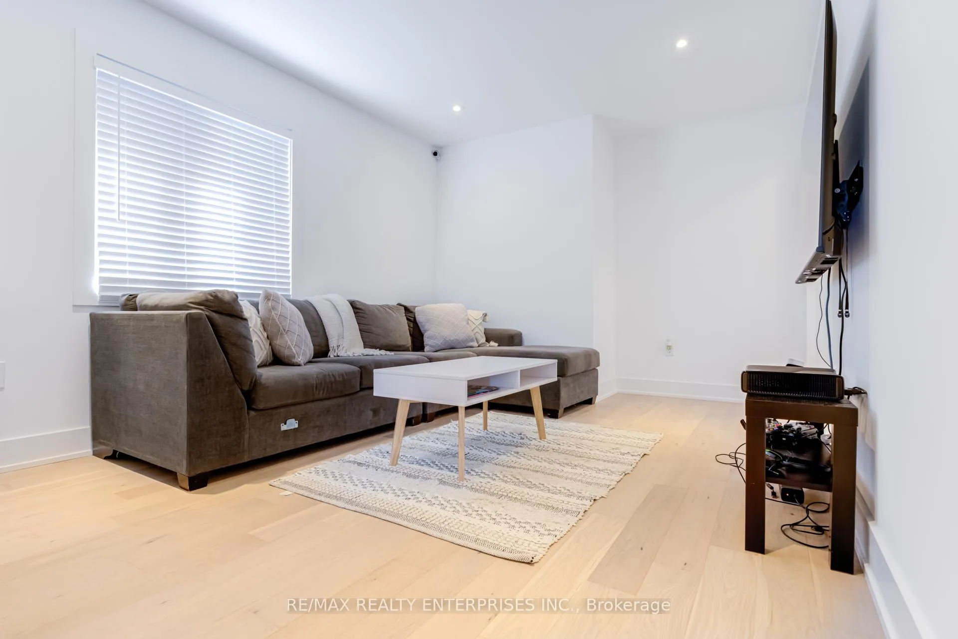 Photo 18 of 61 Wheatfield Road, Barrie, Rural Barrie Southeast — HOMEH