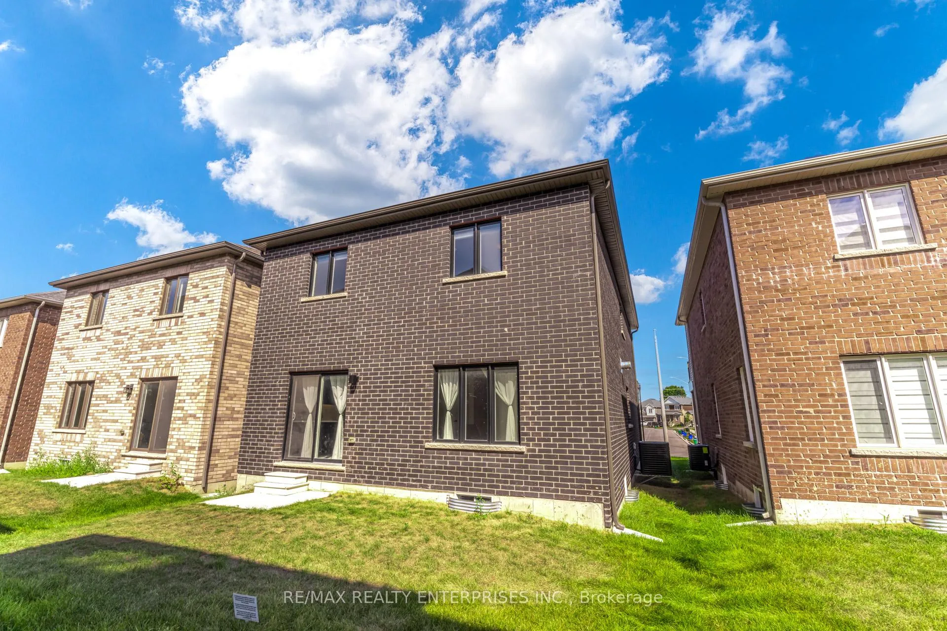 Photo 33 of 61 Wheatfield Road, Barrie, Rural Barrie Southeast — HOMEH