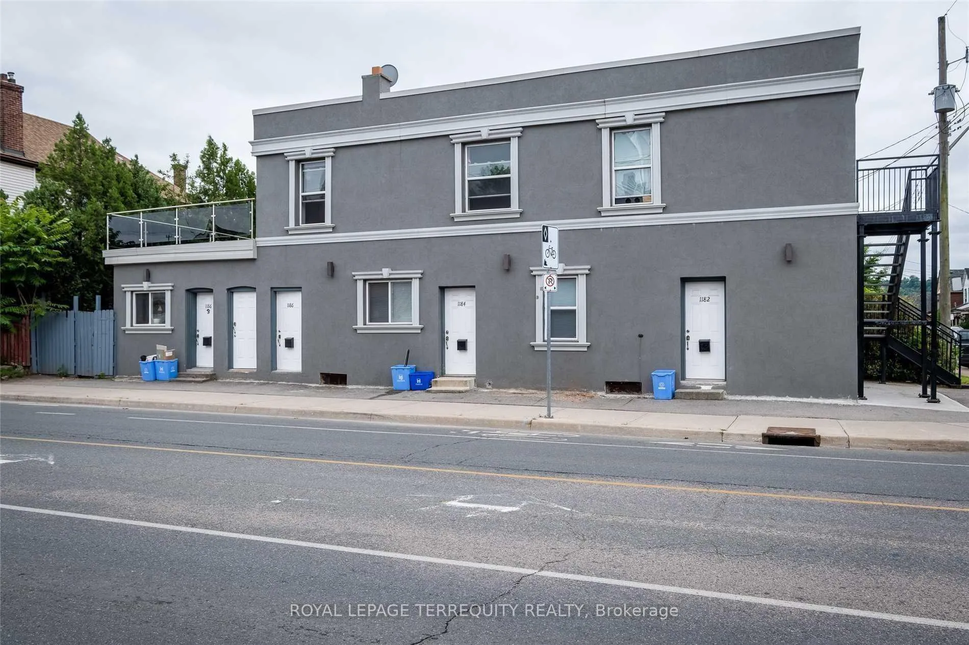 Photo 1 of 1186 Cannon Street E, Hamilton, Crown Point — HOMEH