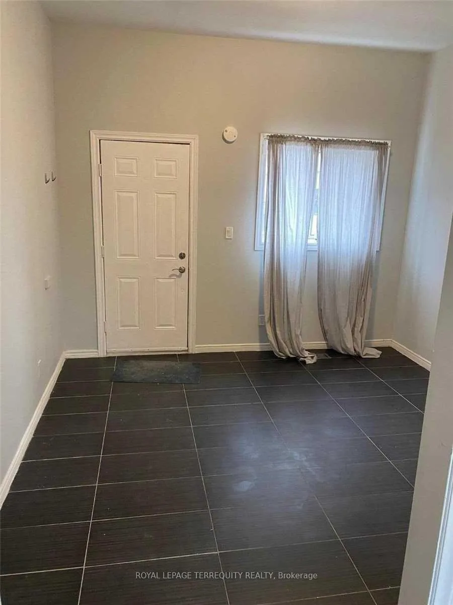 Photo 3 of 1186 Cannon Street E, Hamilton, Crown Point — HOMEH