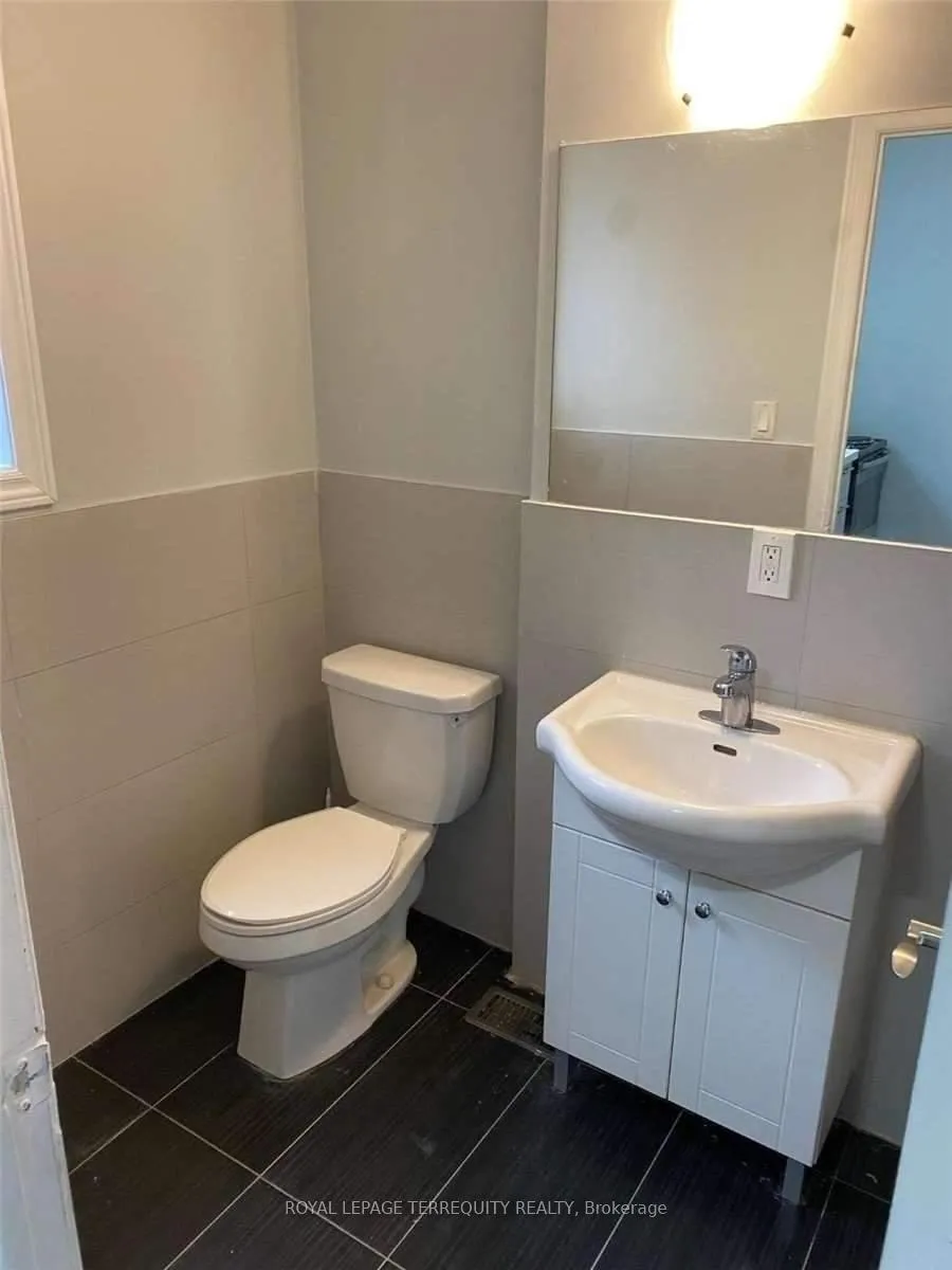 Photo 6 of 1186 Cannon Street E, Hamilton, Crown Point — HOMEH