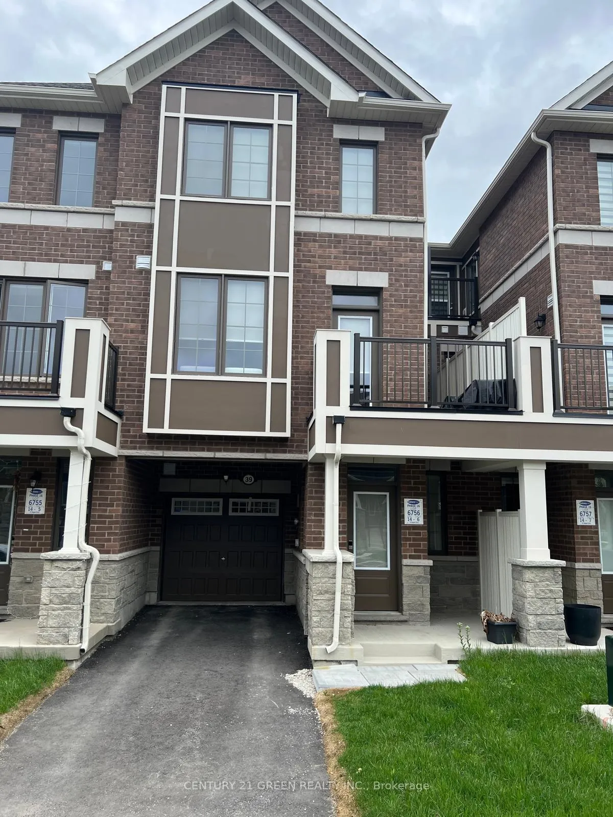 Front of 39 Keppel Circle