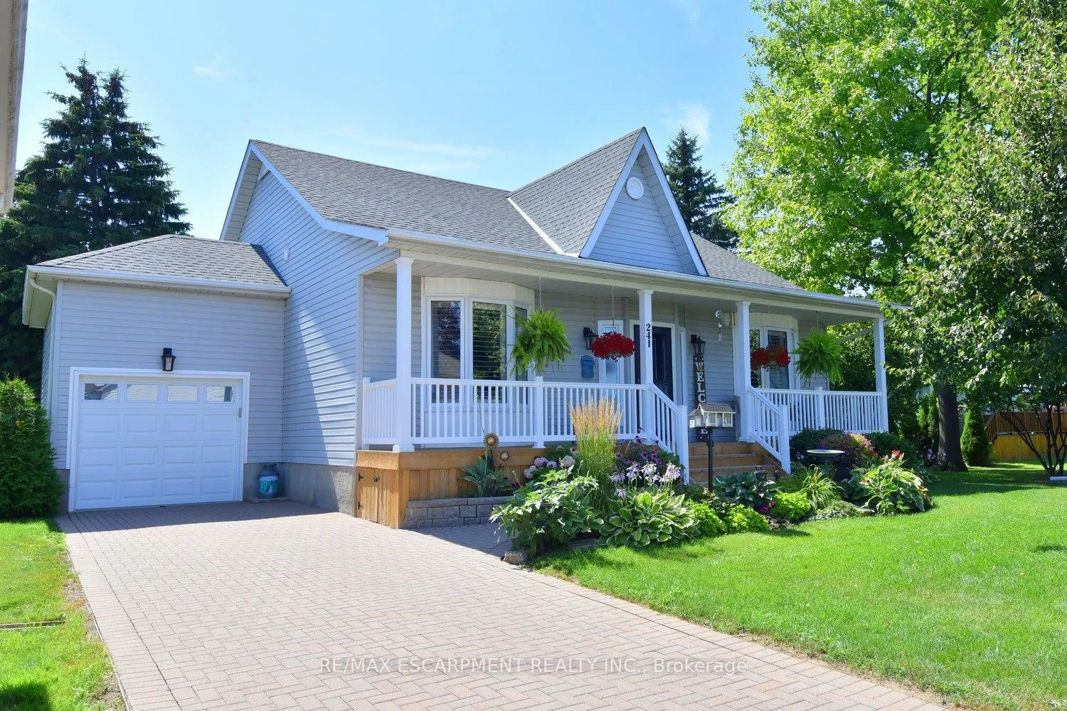 Photo 1 of 241 Silverbirch Boulevard, Hamilton, Mount Hope — HOMEH