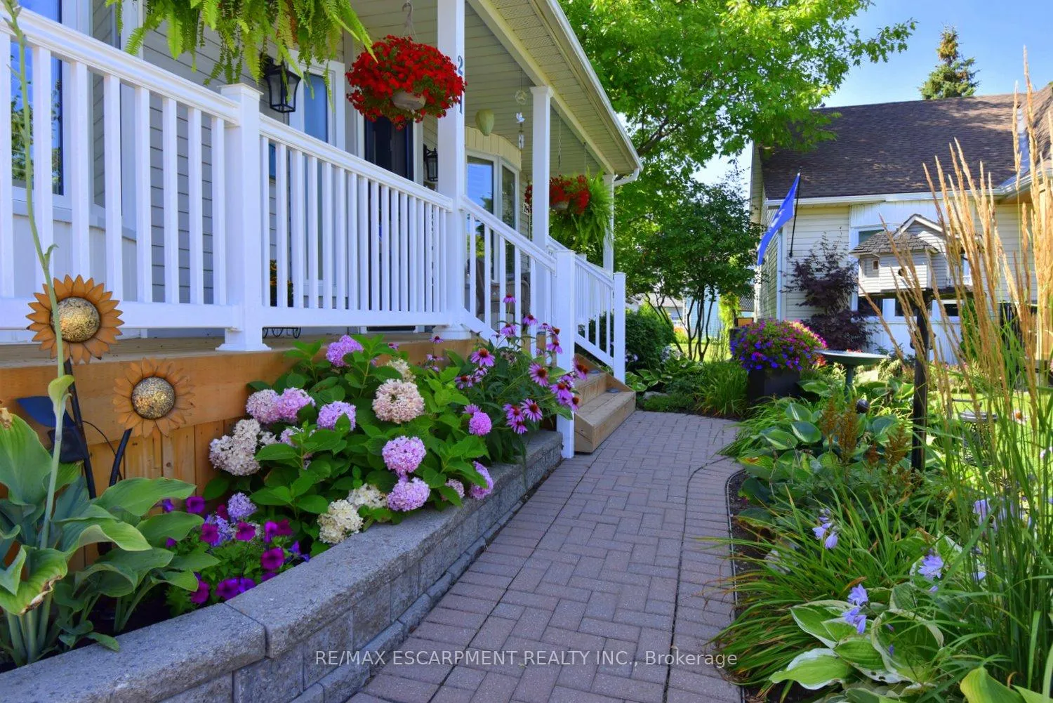 Photo 6 of 241 Silverbirch Boulevard, Hamilton, Mount Hope — HOMEH