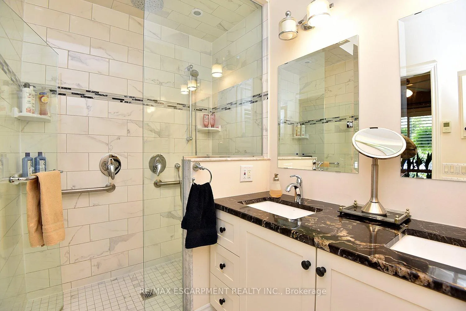 Photo 27 of 241 Silverbirch Boulevard, Hamilton, Mount Hope — HOMEH