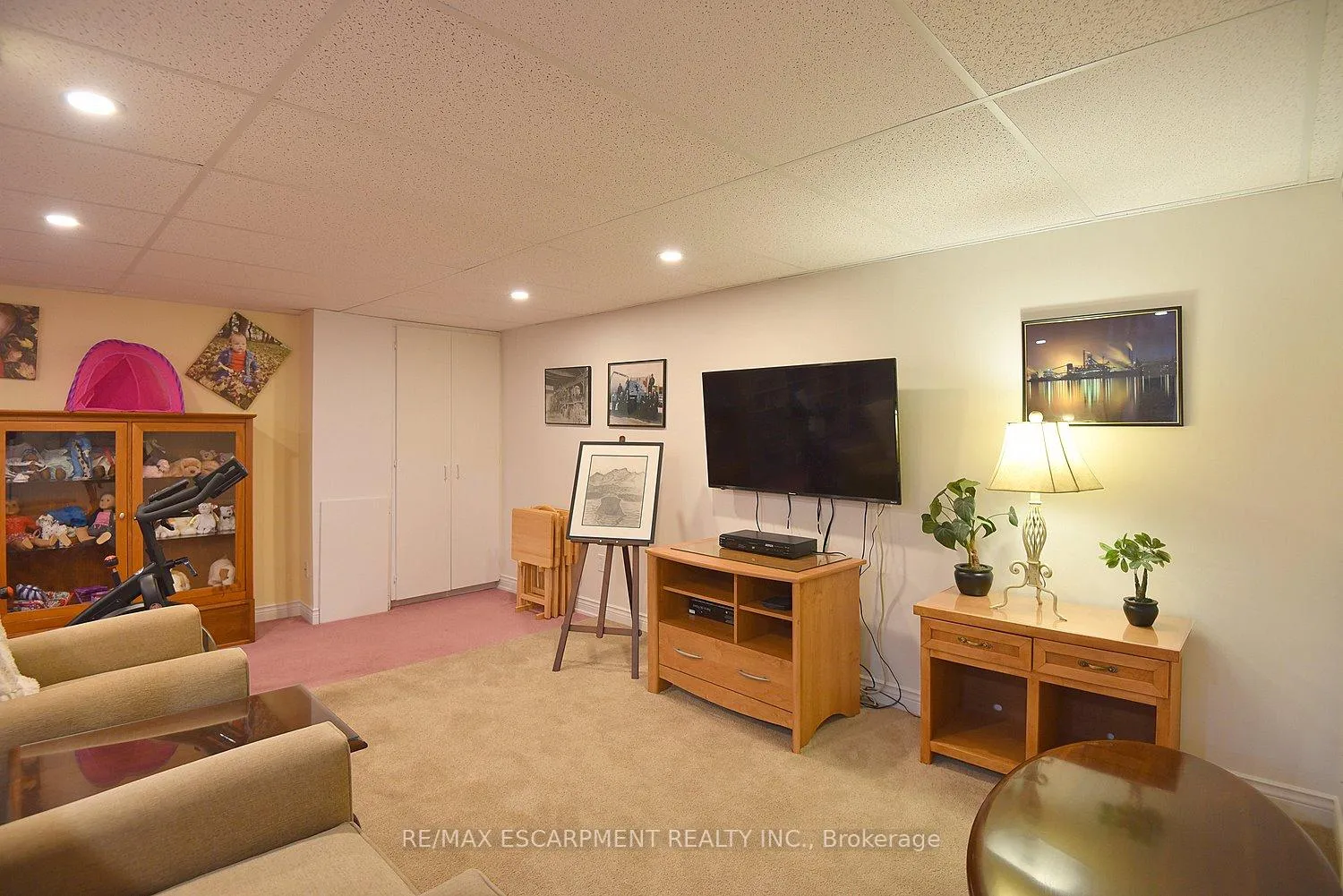Photo 31 of 241 Silverbirch Boulevard, Hamilton, Mount Hope — HOMEH