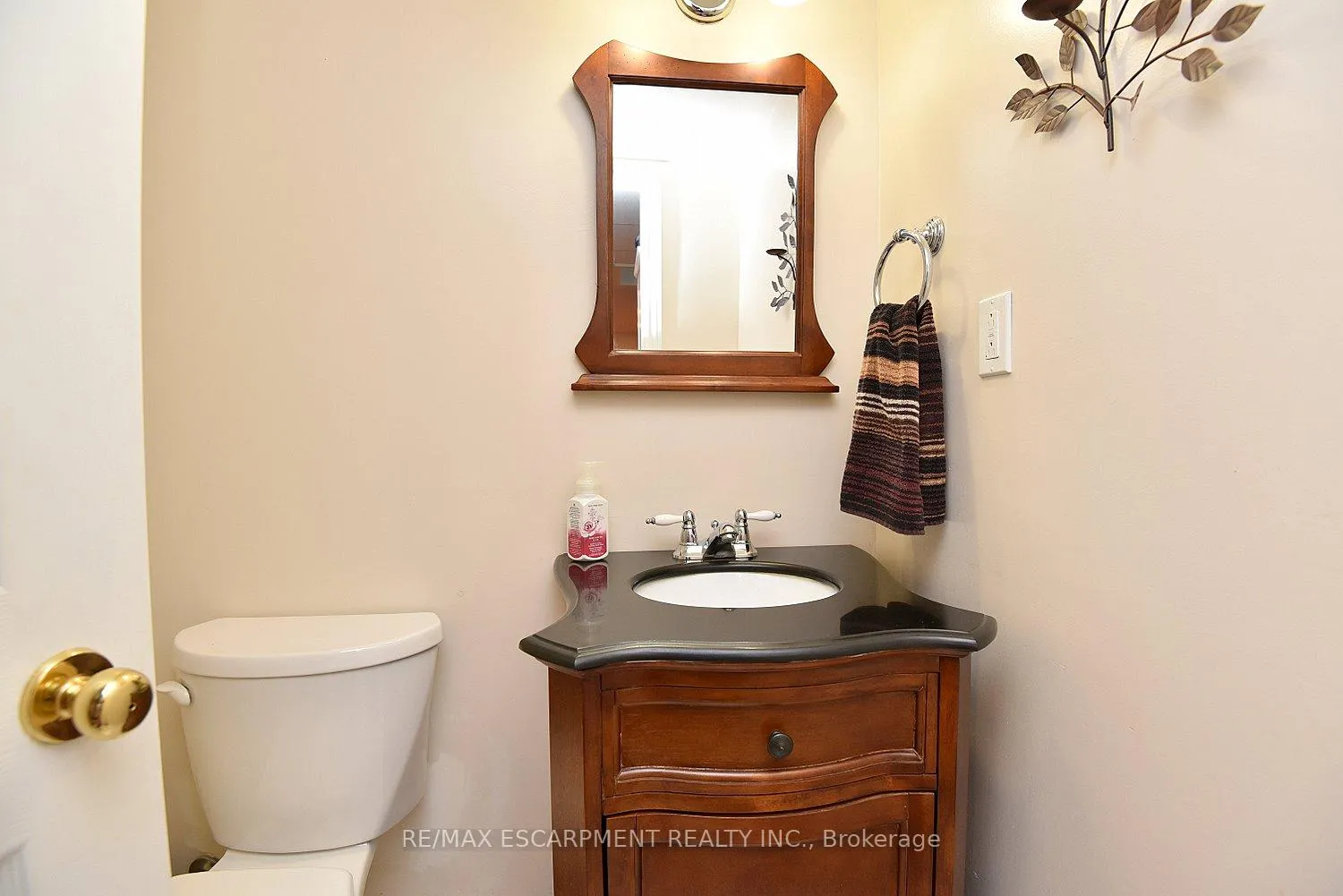 Photo 33 of 241 Silverbirch Boulevard, Hamilton, Mount Hope — HOMEH