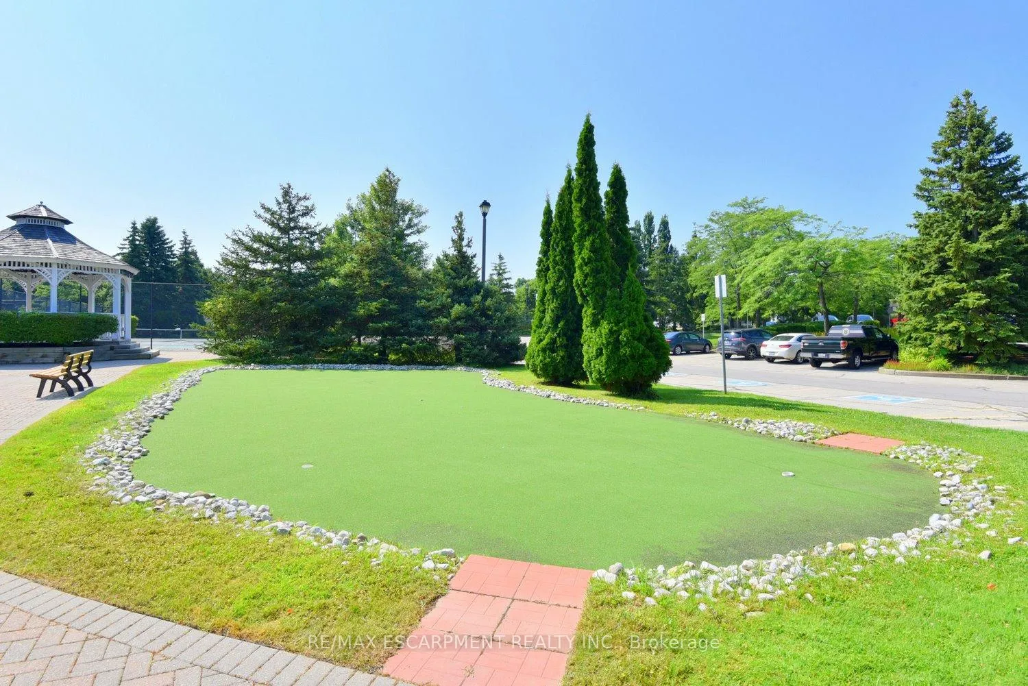 Photo 40 of 241 Silverbirch Boulevard, Hamilton, Mount Hope — HOMEH