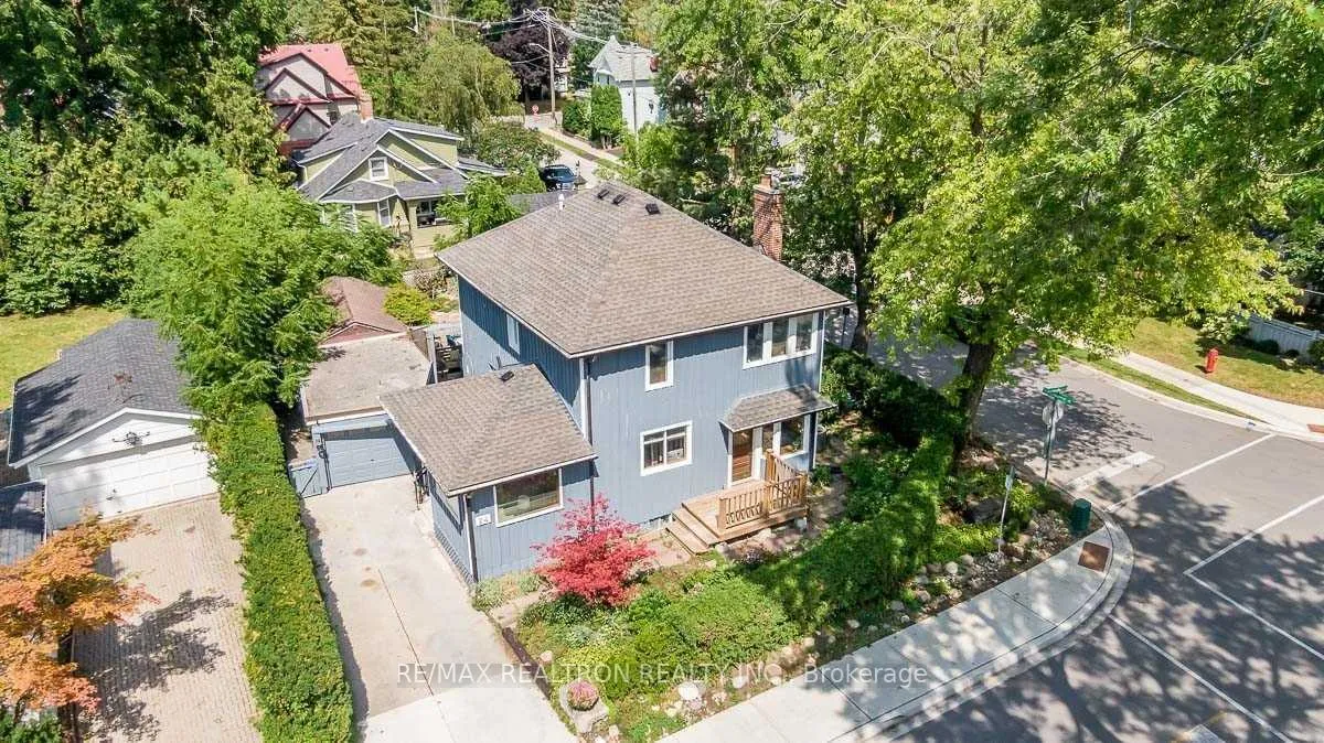Photo 2 of Unit Unit A, 24 Kennedy Street, Aurora, Aurora Village — HOMEH