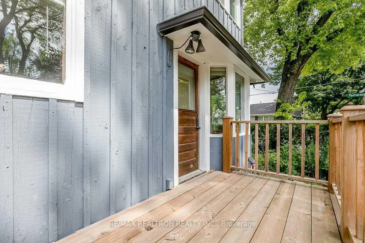 Photo 4 of Unit Unit A, 24 Kennedy Street, Aurora, Aurora Village — HOMEH