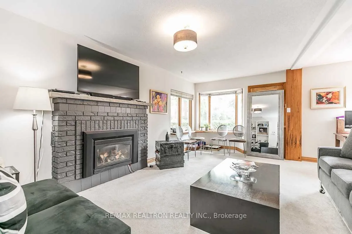 Photo 6 of Unit Unit A, 24 Kennedy Street, Aurora, Aurora Village — HOMEH