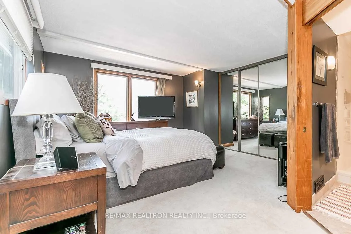 Photo 11 of Unit Unit A, 24 Kennedy Street, Aurora, Aurora Village — HOMEH