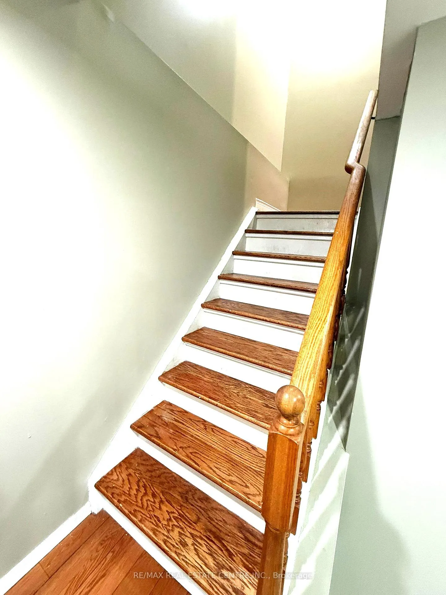 Photo 9 of 38 Abelard Avenue, Brampton, Fletcher's West — HOMEH