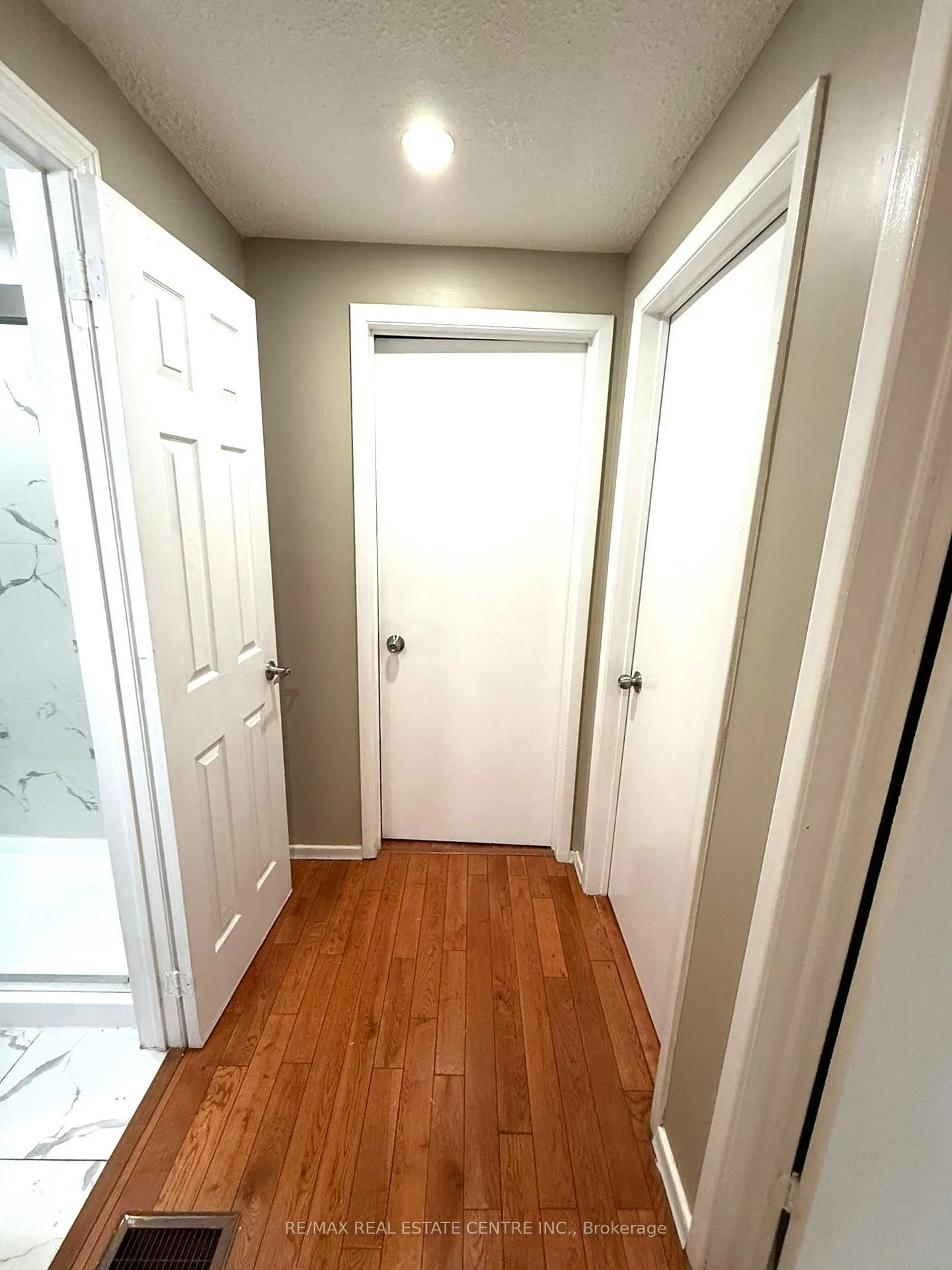 Photo 10 of 38 Abelard Avenue, Brampton, Fletcher's West — HOMEH