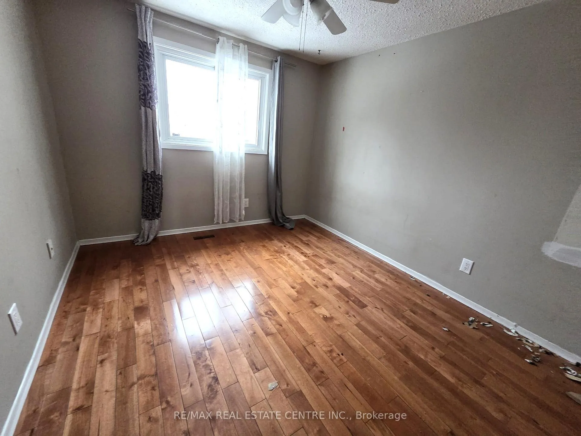 Photo 13 of 38 Abelard Avenue, Brampton, Fletcher's West — HOMEH