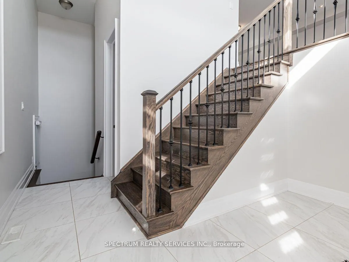 Photo 4 of 12 Dairymaid Road, Brampton, Northwest Brampton — HOMEH