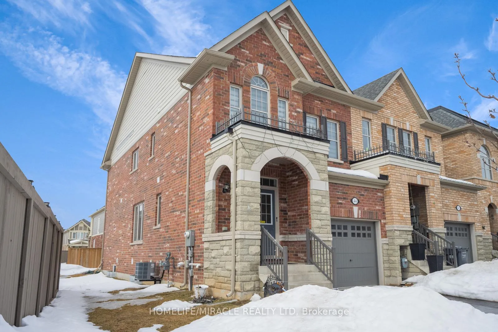 Photo 3 of 44 Matterhorn Road, Brampton, Northwest Brampton — HOMEH