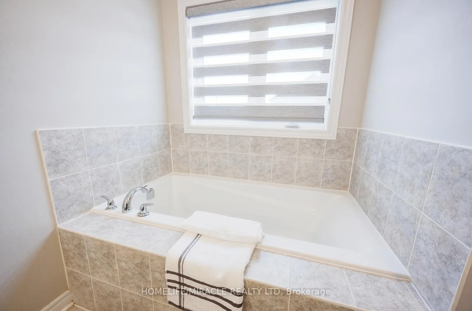 Photo 29 of 44 Matterhorn Road, Brampton, Northwest Brampton — HOMEH