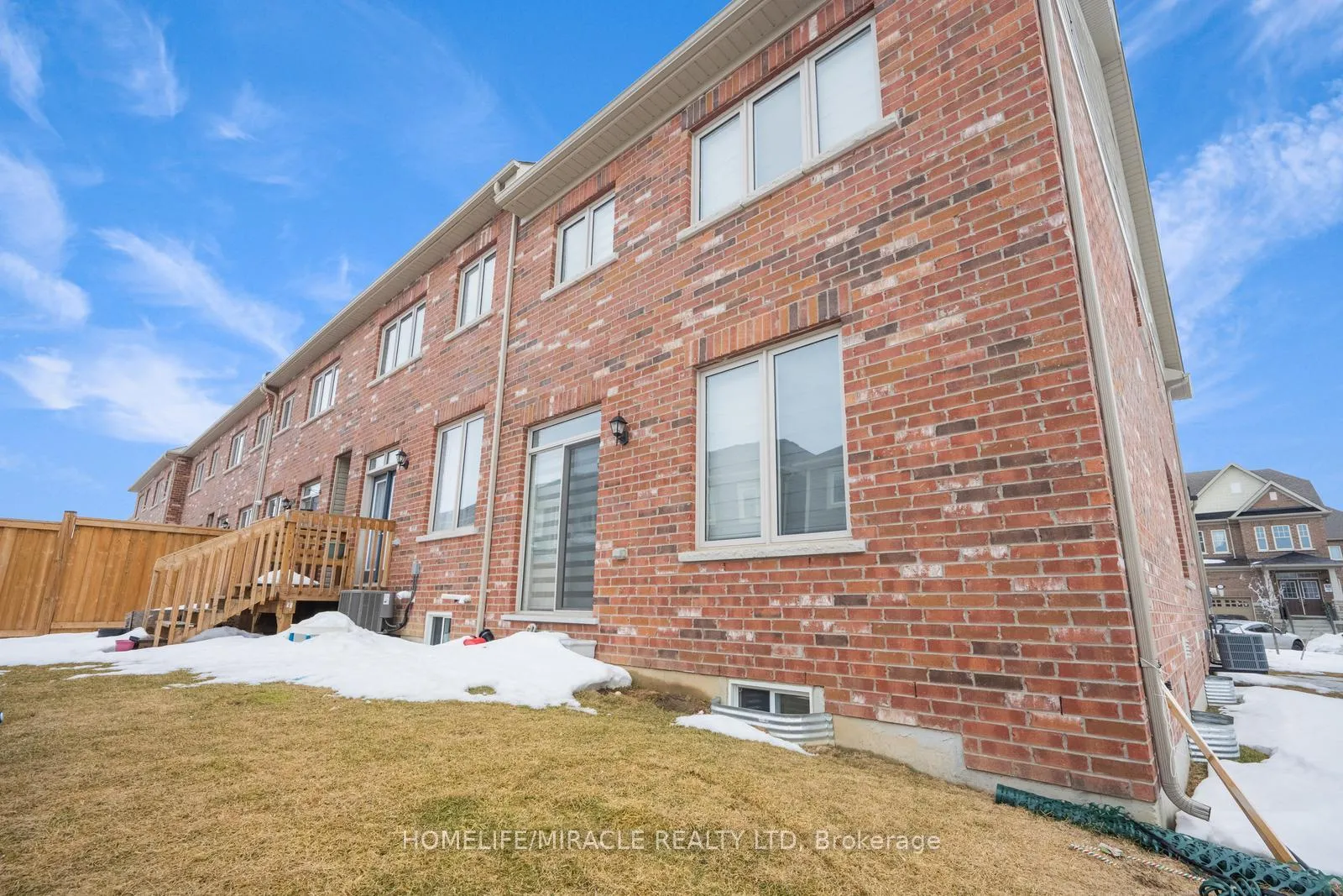 Photo 32 of 44 Matterhorn Road, Brampton, Northwest Brampton — HOMEH