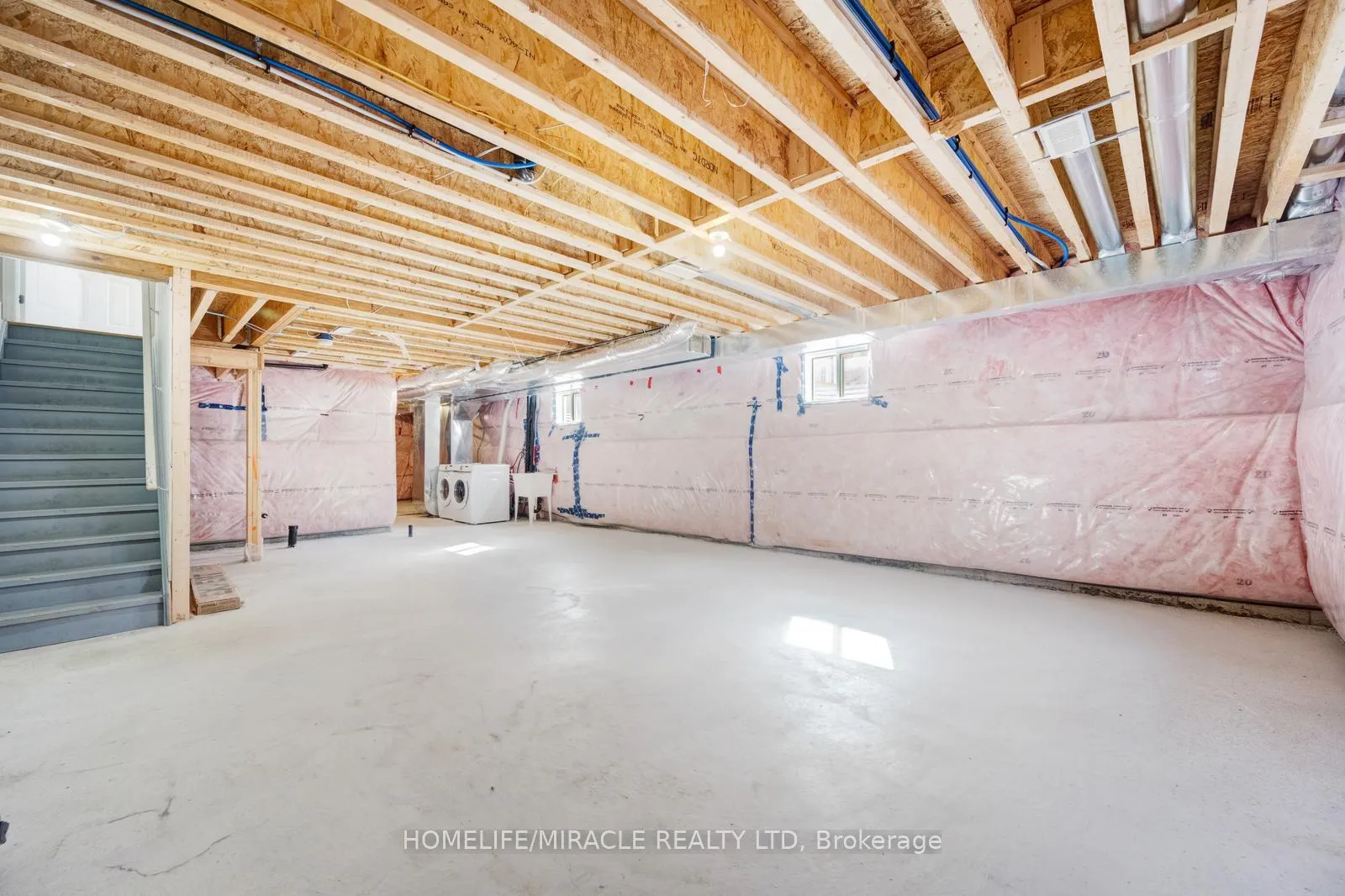 Photo 33 of 44 Matterhorn Road, Brampton, Northwest Brampton — HOMEH