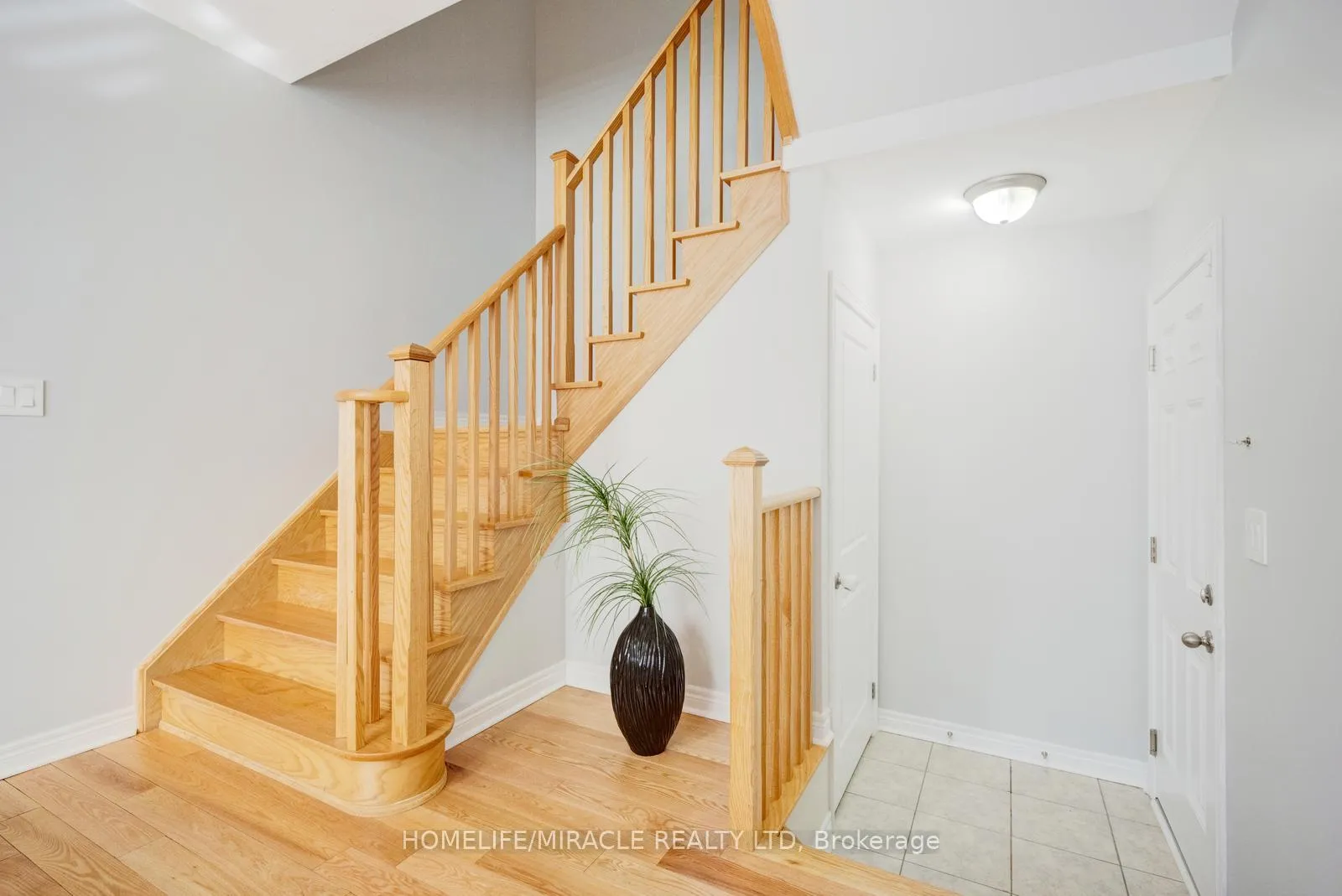 Photo 34 of 44 Matterhorn Road, Brampton, Northwest Brampton — HOMEH