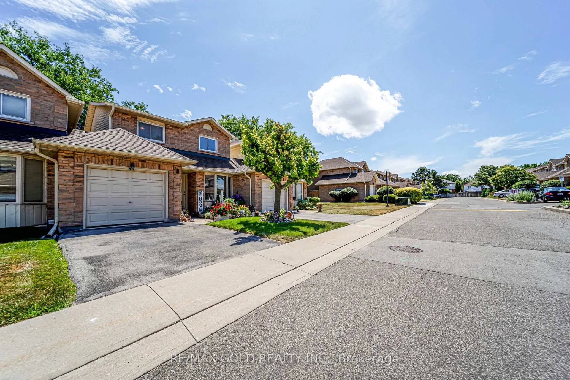 Photo 2 of Unit 8, 494 Barton Street, Hamilton, Stoney Creek — HOMEH