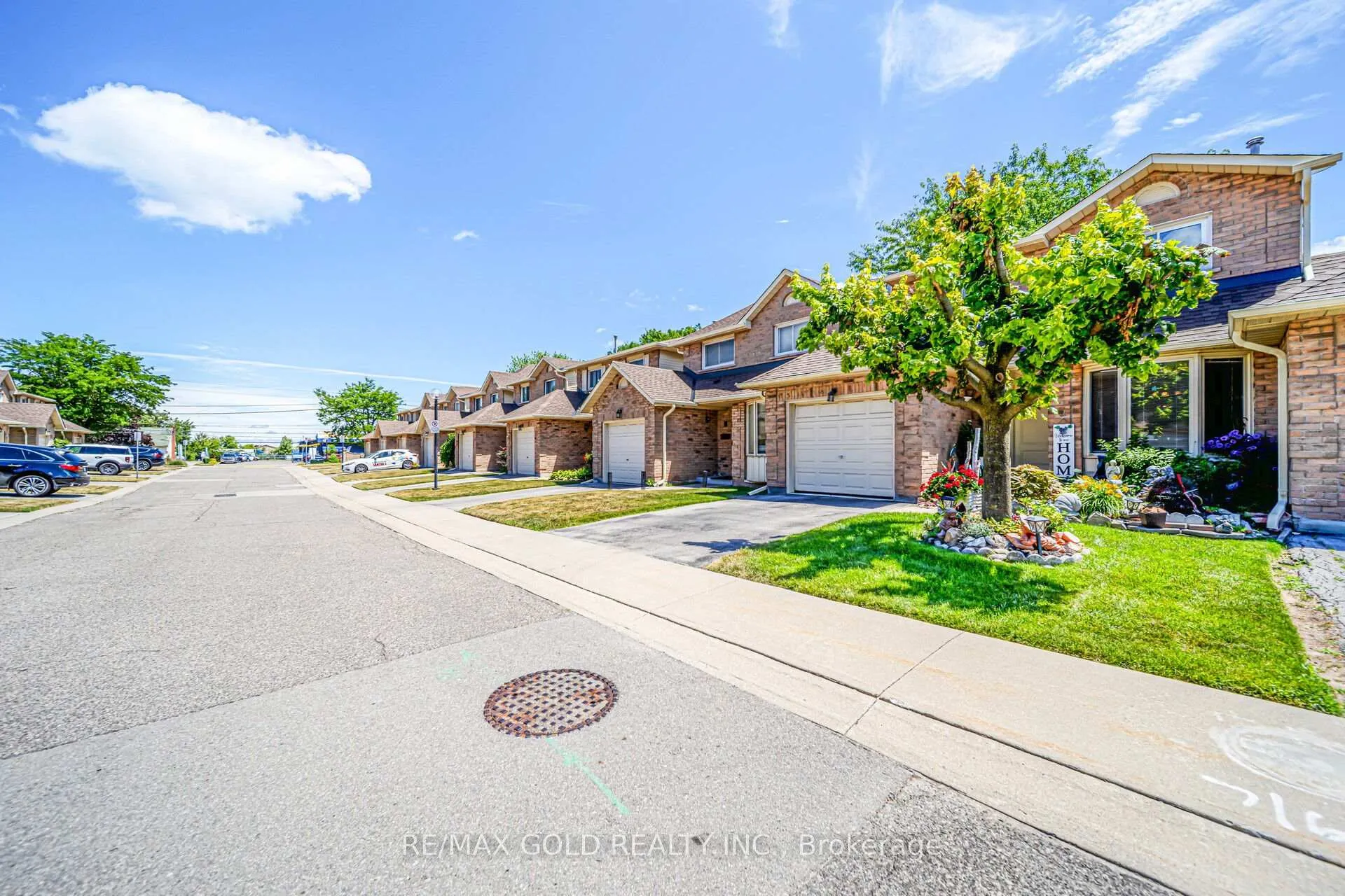 Photo 3 of Unit 8, 494 Barton Street, Hamilton, Stoney Creek — HOMEH