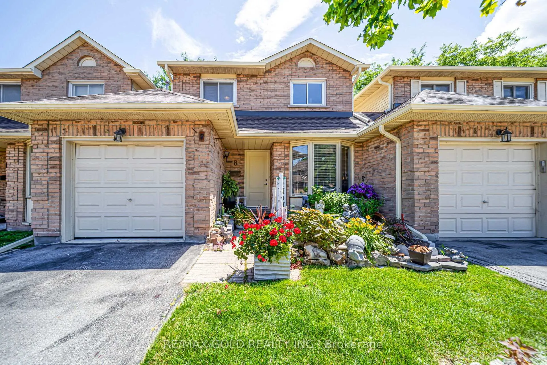 Photo 4 of Unit 8, 494 Barton Street, Hamilton, Stoney Creek — HOMEH