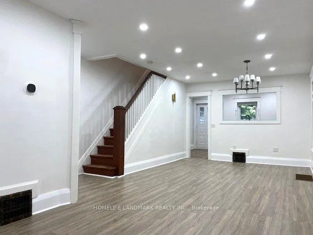 Photo 3 of 16 Forman Avenue, Toronto, Mount Pleasant East — HOMEH