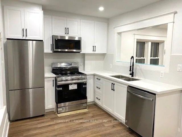 Photo 5 of 16 Forman Avenue, Toronto, Mount Pleasant East — HOMEH