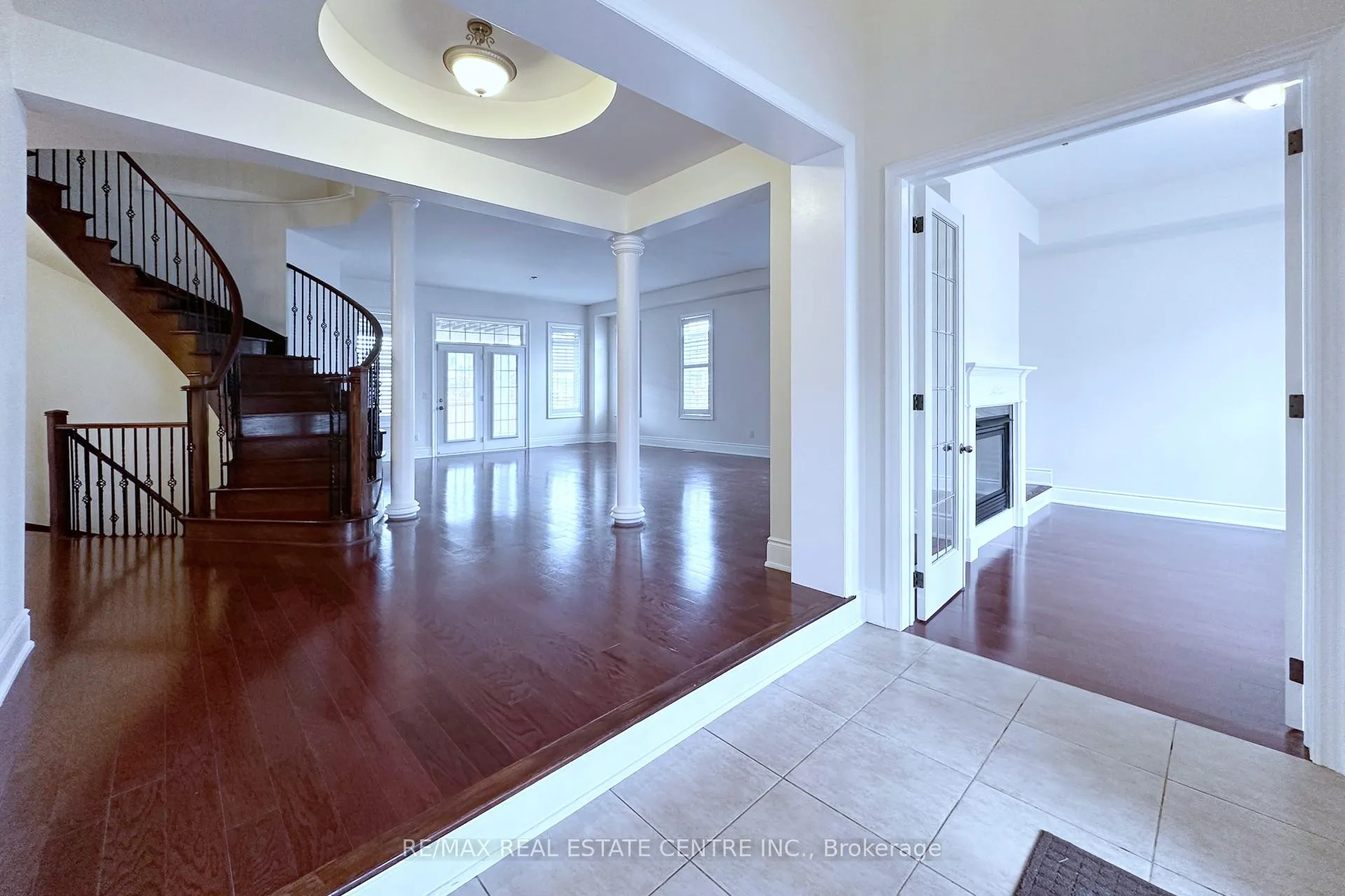 Photo 3 of 18 Solstice Street, Brampton, Bram East — HOMEH