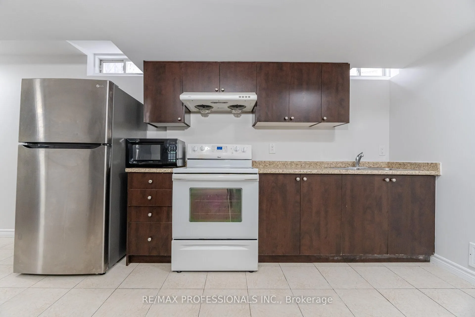 Photo 5 of Unit BSMT, 25 Cosenza Court, Brampton, Bram East — HOMEH