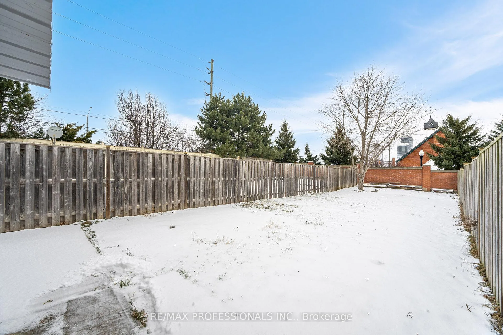 Photo 11 of Unit BSMT, 25 Cosenza Court, Brampton, Bram East — HOMEH