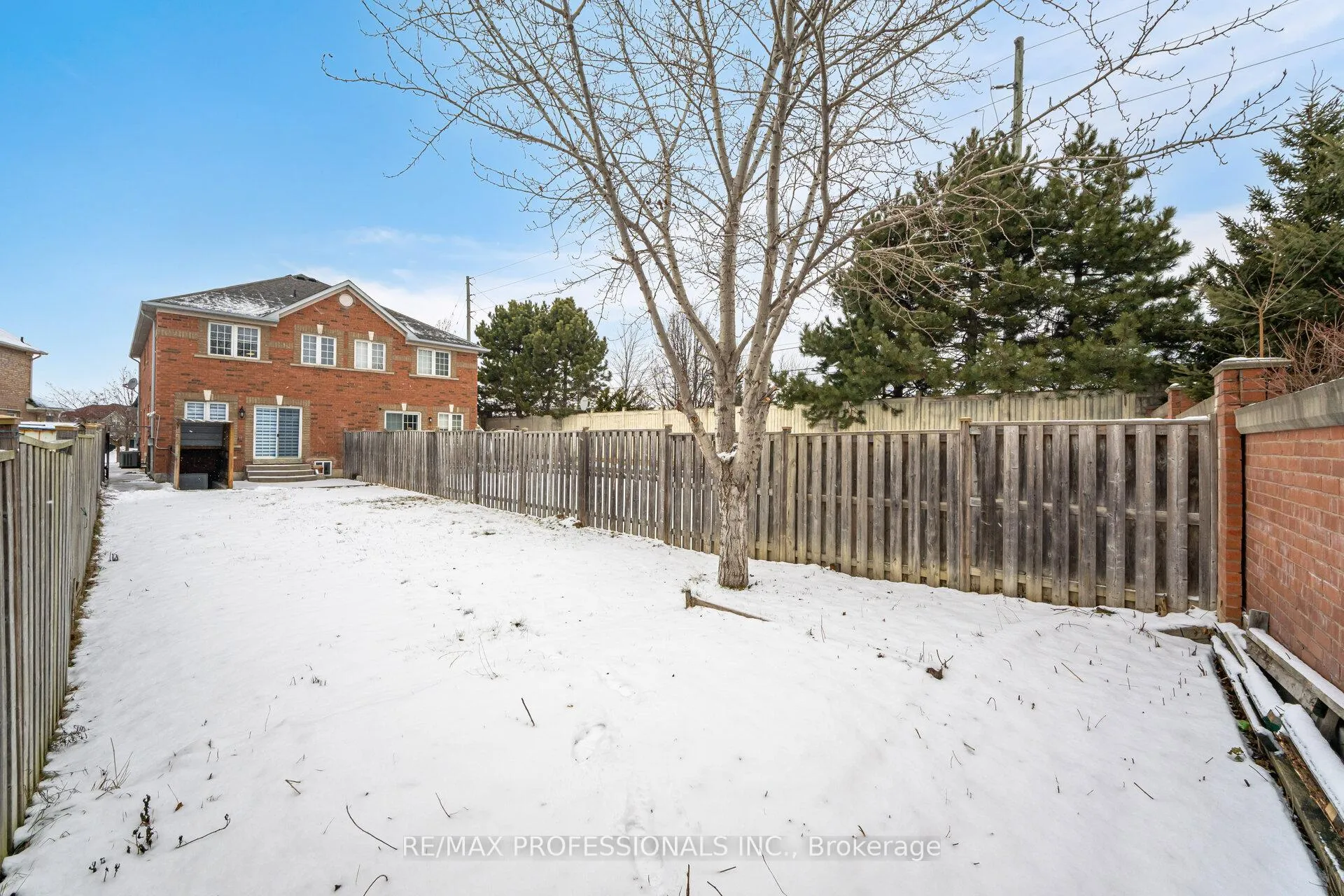 Photo 14 of Unit BSMT, 25 Cosenza Court, Brampton, Bram East — HOMEH