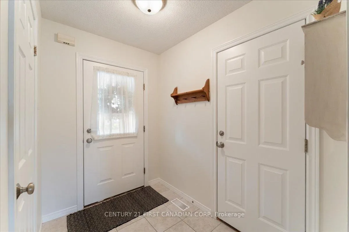 Photo 5 of Unit 1, 40 Braemar Avenue, Haldimand — HOMEH