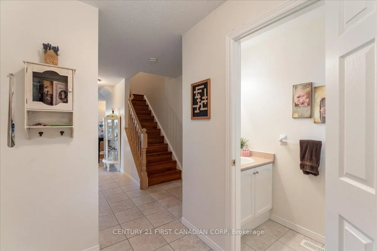 Photo 6 of Unit 1, 40 Braemar Avenue, Haldimand — HOMEH