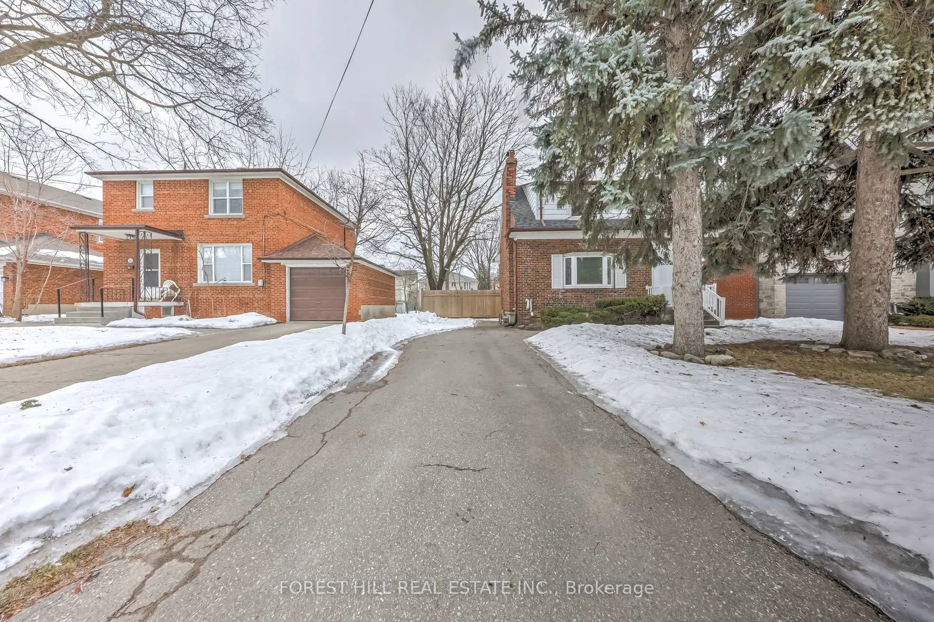 Photo 2 of 101 Brookview Drive, Toronto, Englemount-Lawrence — HOMEH