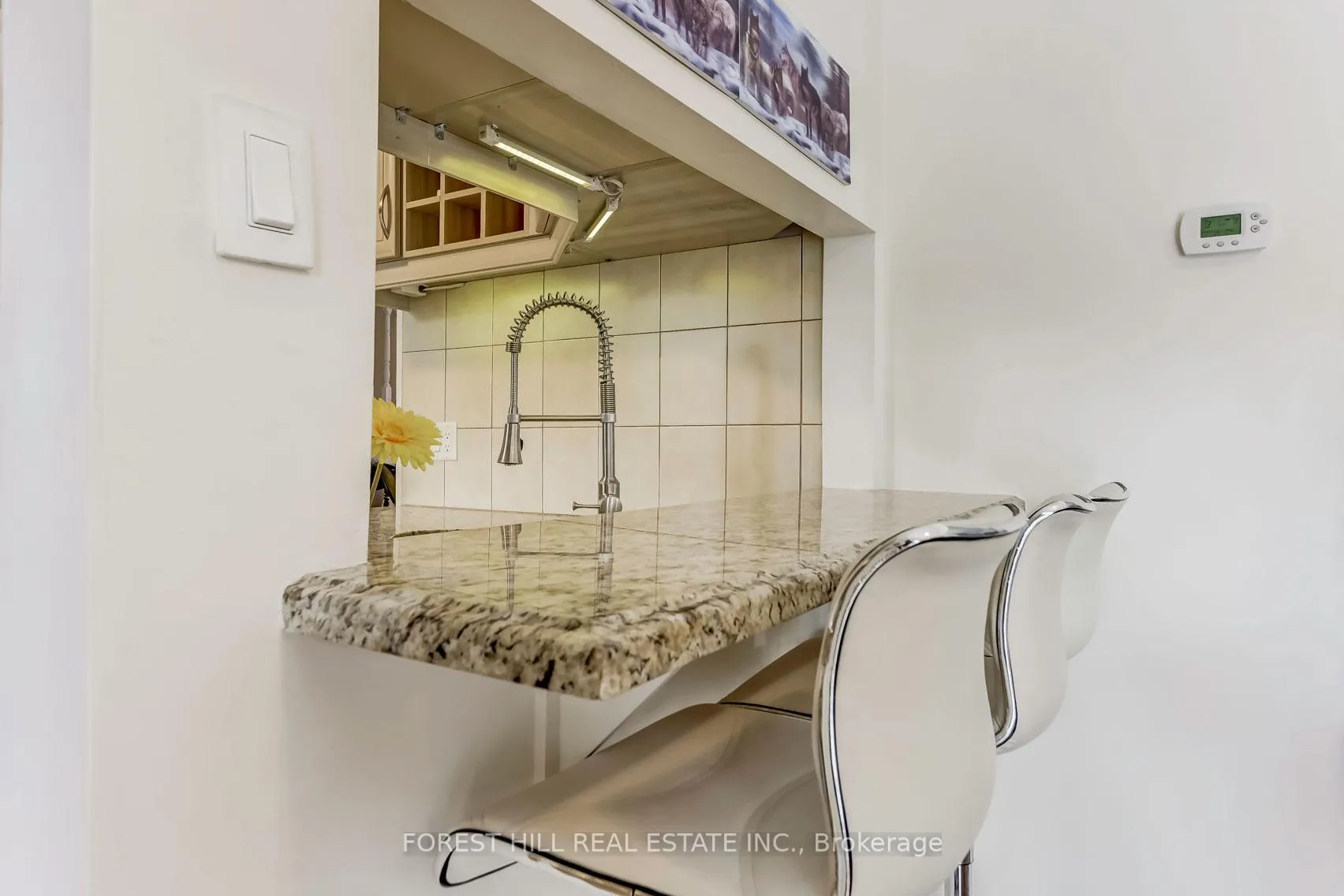 Photo 12 of 101 Brookview Drive, Toronto, Englemount-Lawrence — HOMEH