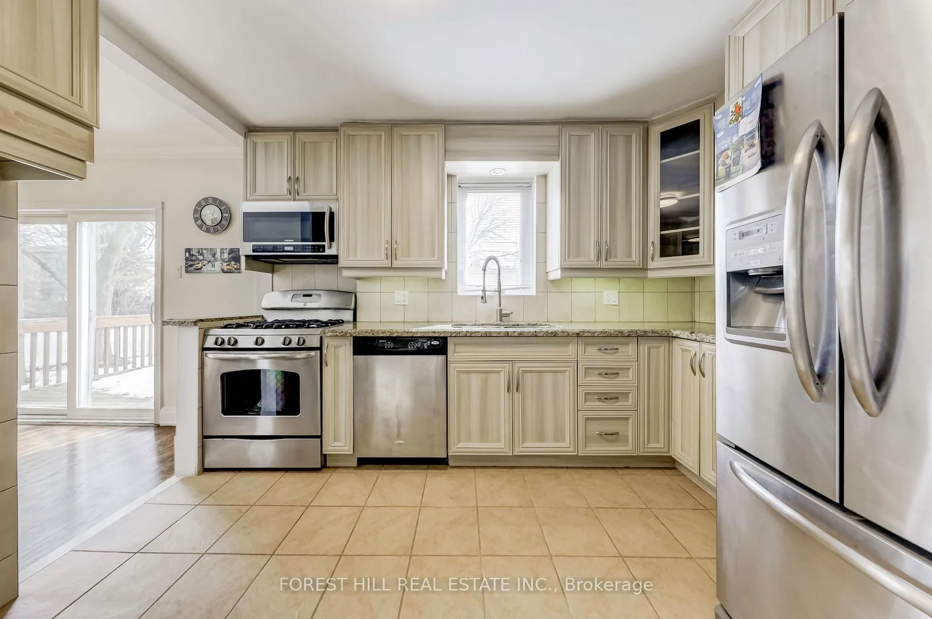 Photo 16 of 101 Brookview Drive, Toronto, Englemount-Lawrence — HOMEH
