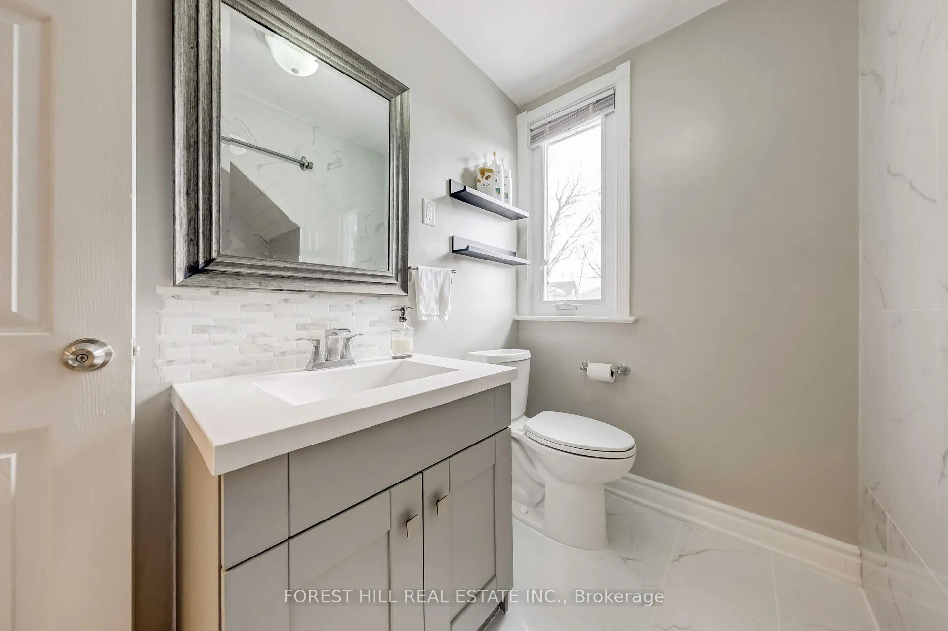 Photo 19 of 101 Brookview Drive, Toronto, Englemount-Lawrence — HOMEH