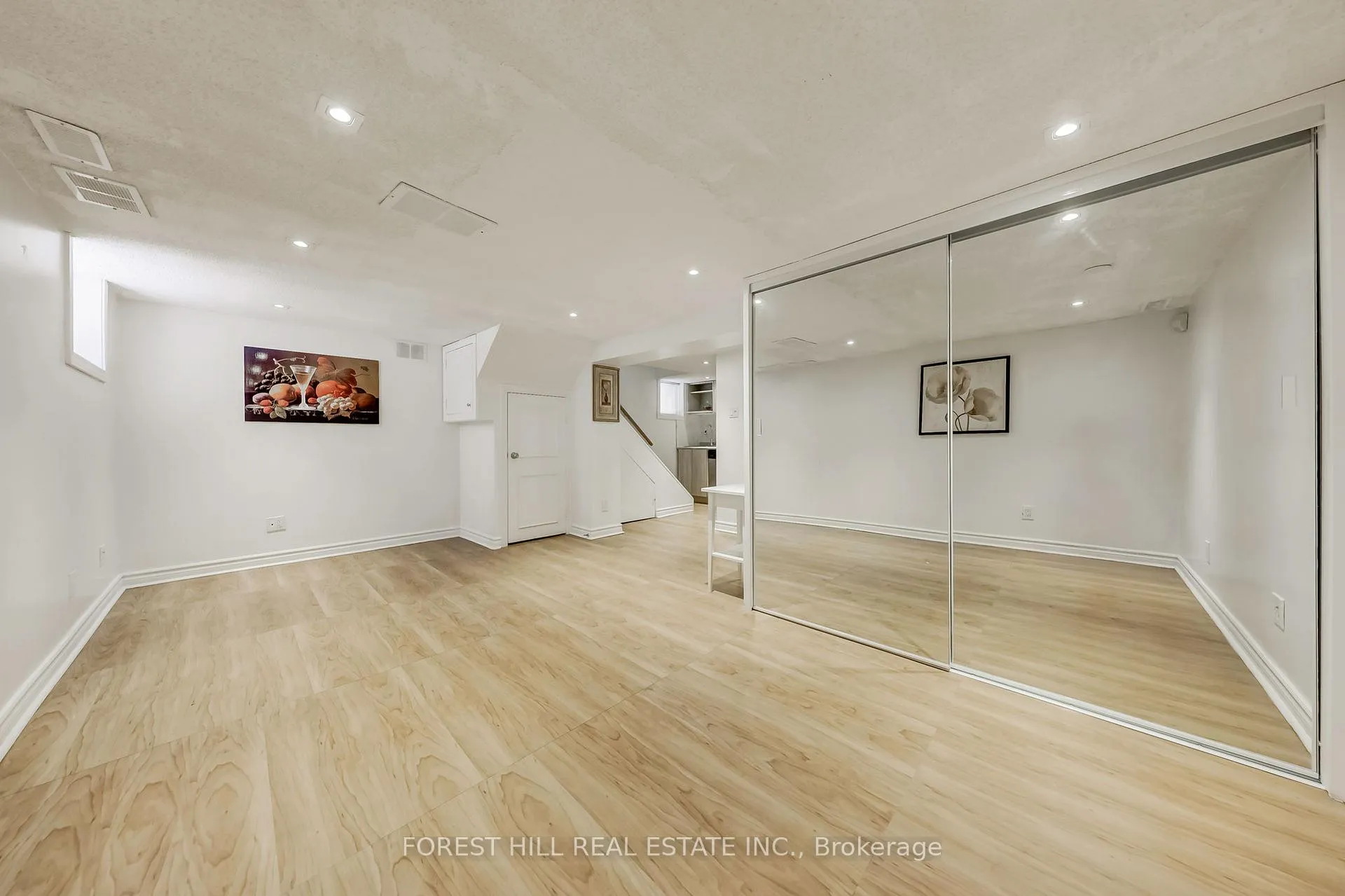 Photo 29 of 101 Brookview Drive, Toronto, Englemount-Lawrence — HOMEH