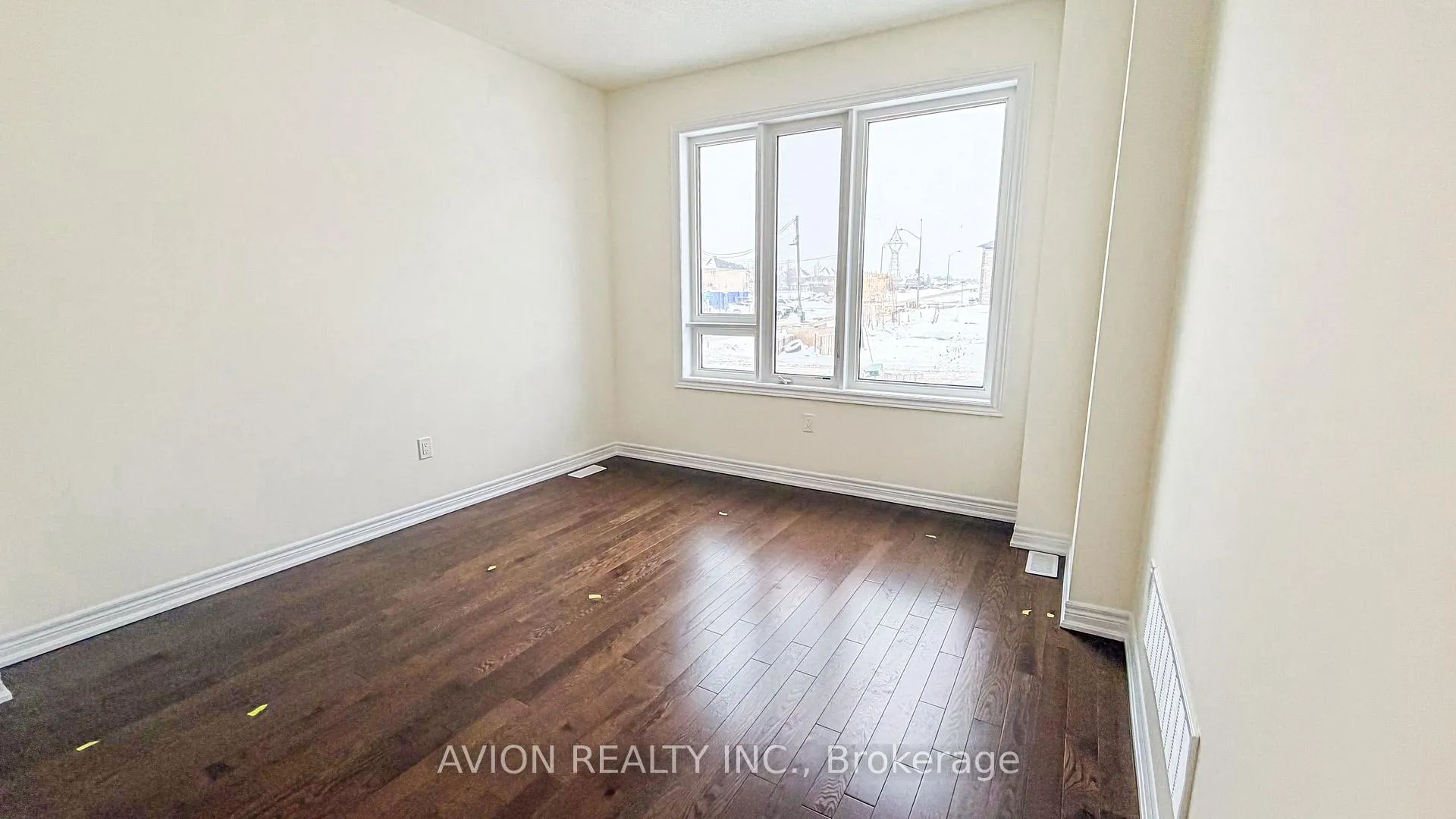 Photo 3 of 131 Vine Cliff Boulevard, Markham, Victoria Manor-Jennings Gate — HOMEH