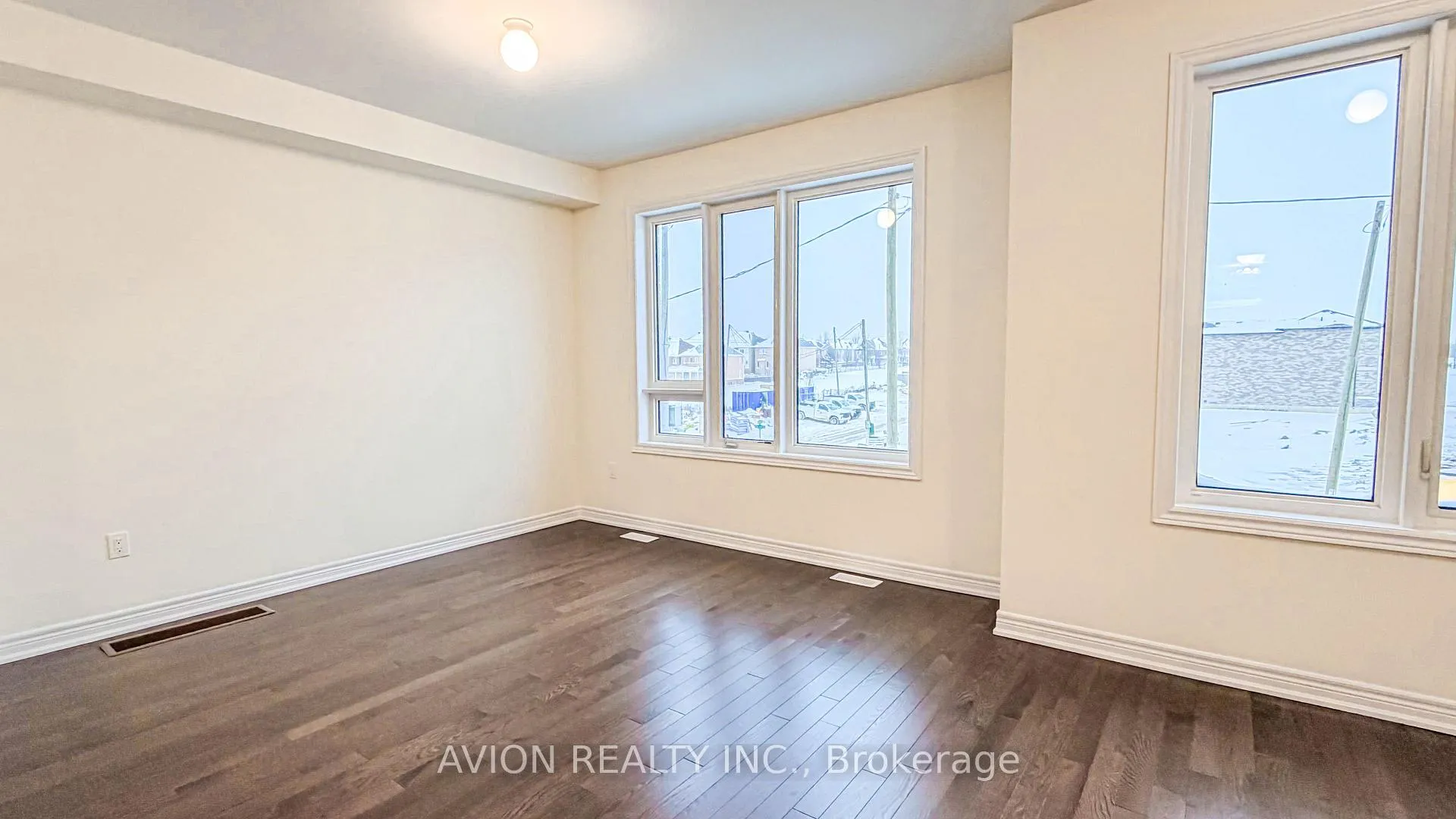 Photo 10 of 131 Vine Cliff Boulevard, Markham, Victoria Manor-Jennings Gate — HOMEH