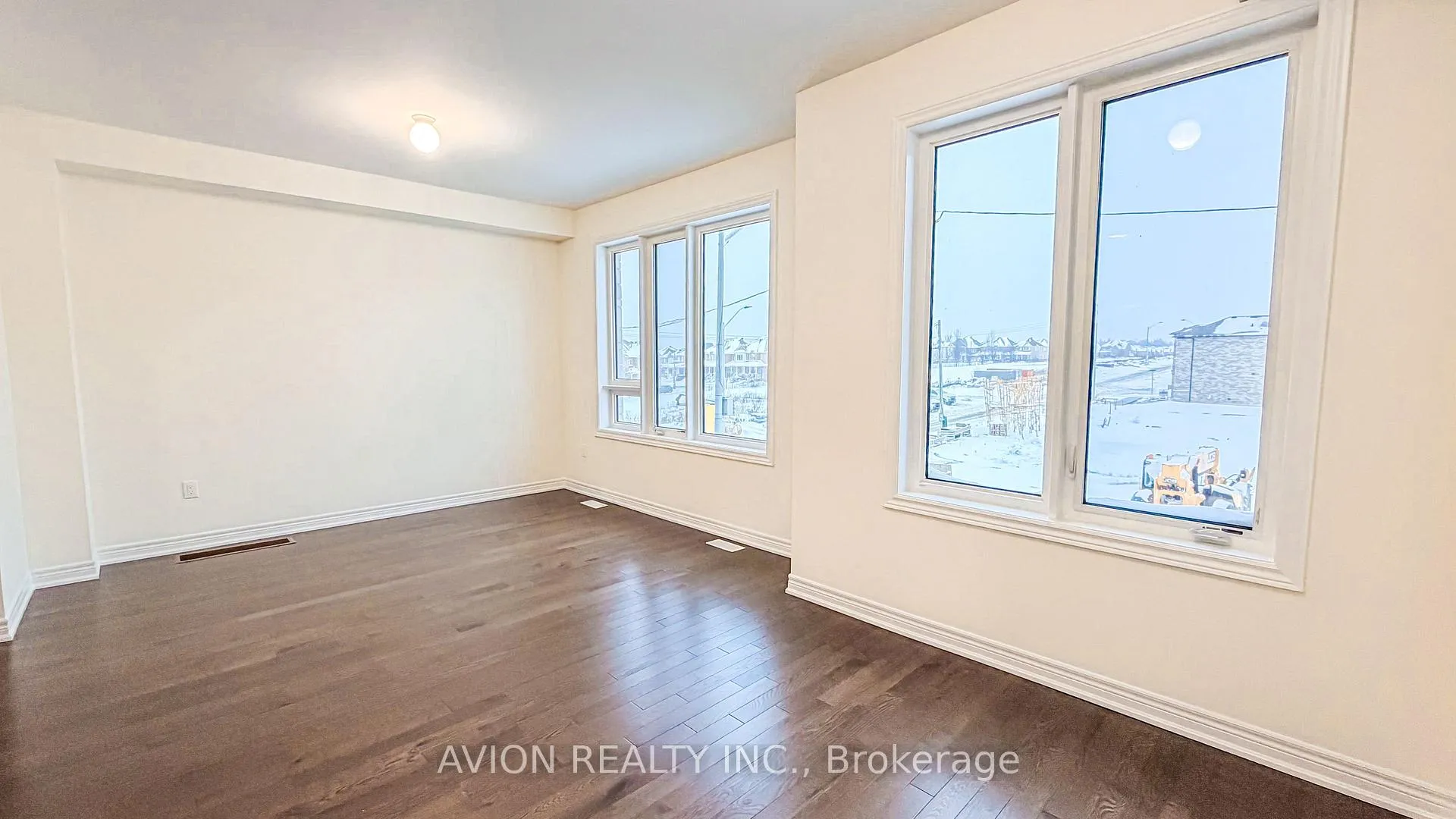 Photo 11 of 131 Vine Cliff Boulevard, Markham, Victoria Manor-Jennings Gate — HOMEH