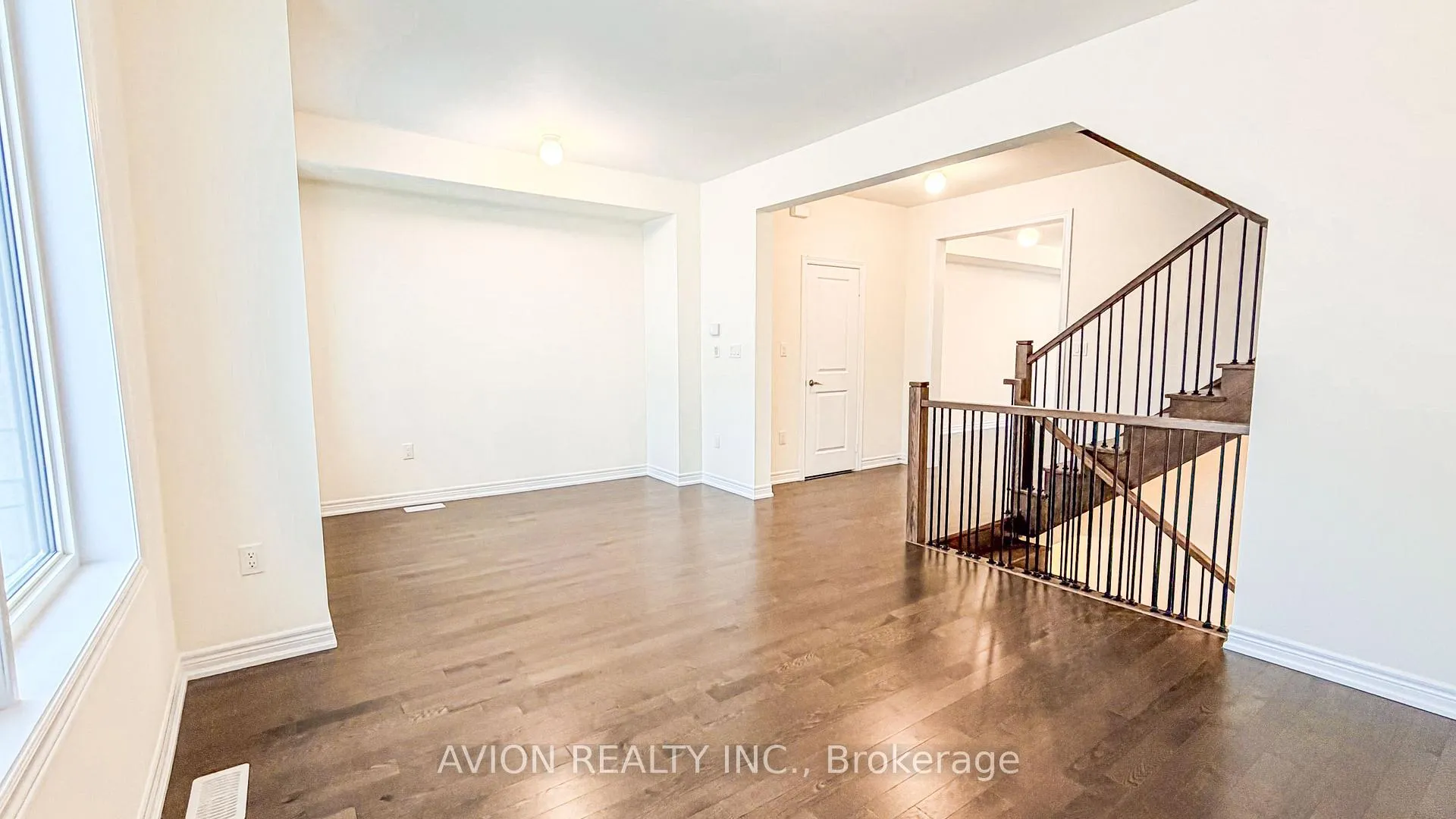 Photo 12 of 131 Vine Cliff Boulevard, Markham, Victoria Manor-Jennings Gate — HOMEH