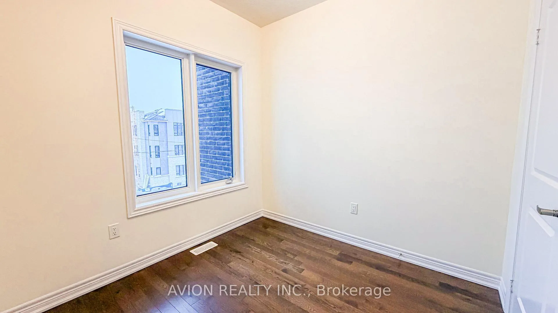 Photo 16 of 131 Vine Cliff Boulevard, Markham, Victoria Manor-Jennings Gate — HOMEH